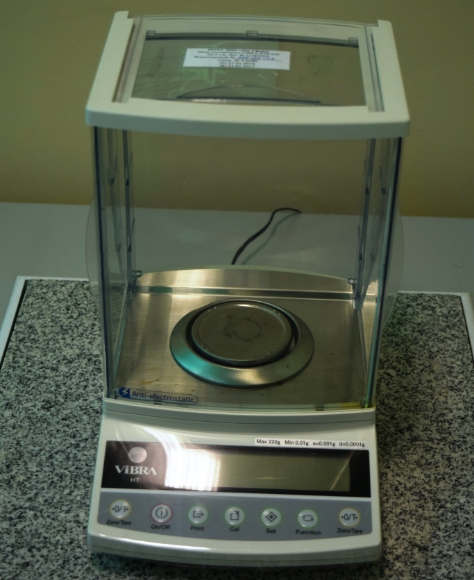 Весы лабораторные электронные НТR-220 CE